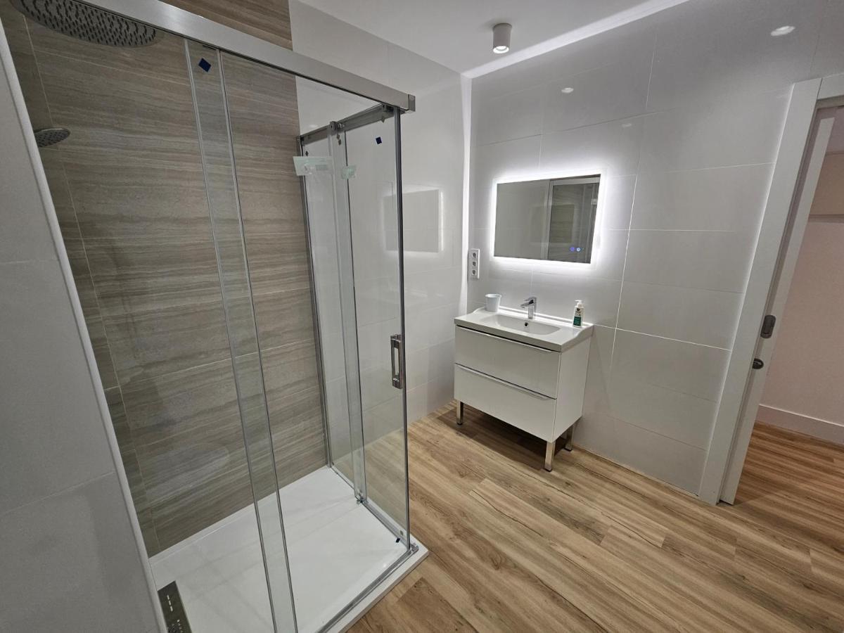 Apartamentos En El Centro - Plaza De Amboage - Wifi Ferrol Exterior foto